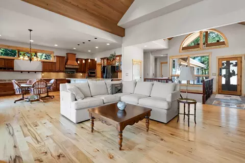 Living - 20 Bitterroot Cove Ct, Marion, MT 59925 photo 3 of 7