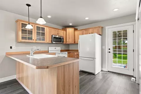 Kitchen - 121 Silverberry St, Hamilton, MT 59840 photo 2 of 3