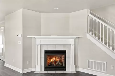 Living - 121 Silverberry St, Hamilton, MT 59840 photo 4 of 4