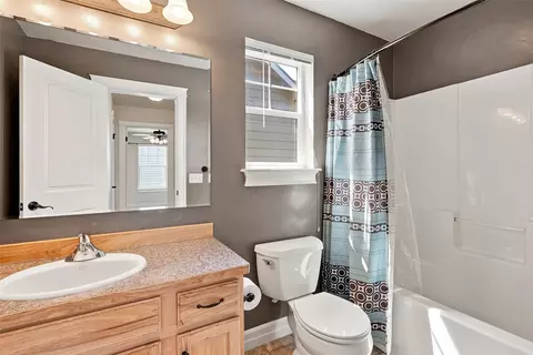 Bath - 121 Silverberry St, Hamilton, MT 59840 photo 3 of 3