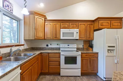 Kitchen - 105 River Ridge Ln E, Superior, MT 59872 photo 3 of 3