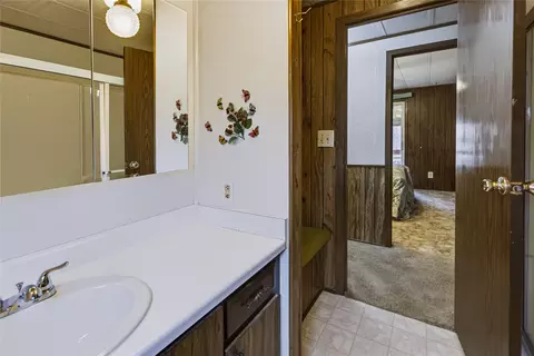 Bath - 504 N Adams St, Boulder, MT 59632 photo 2 of 4