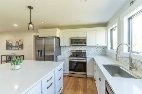 Kitchen - 8 Towering Pine Ct, Kalispell, MT 59901 photo 12 of 13