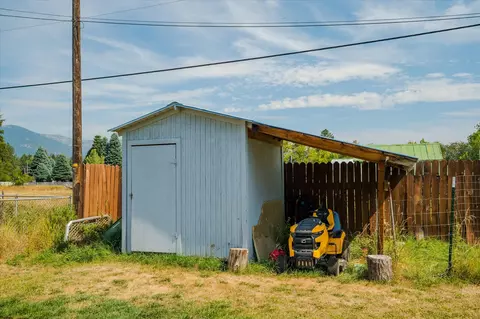 Exterior - 231 Glendora Ave, Libby, MT 59923 photo 5 of 9