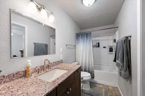 Bath - 231 Glendora Ave, Libby, MT 59923 photo 1 of 3