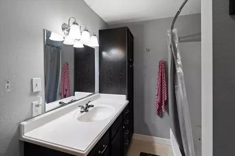 Bath - 231 Glendora Ave, Libby, MT 59923 photo 3 of 3