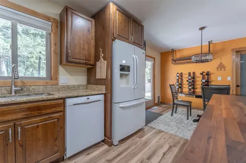 Kitchen - 331 Peaceful Dr, Bigfork, MT 59911 photo 3 of 8