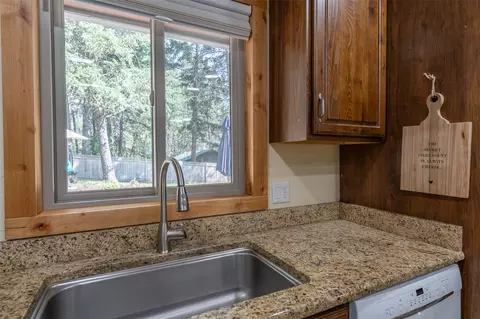 Kitchen - 331 Peaceful Dr, Bigfork, MT 59911 photo 7 of 8