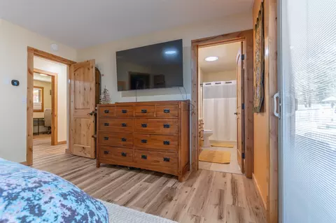 Bedroom - 331 Peaceful Dr, Bigfork, MT 59911 photo 3 of 5