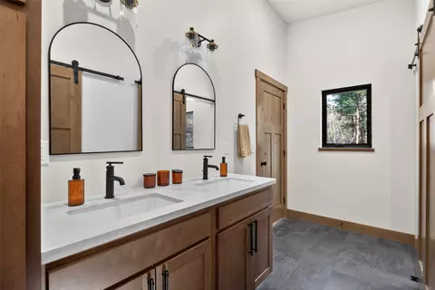 Bath - 34 Cox Creek Ln, Cascade, MT 59421 photo 2 of 11