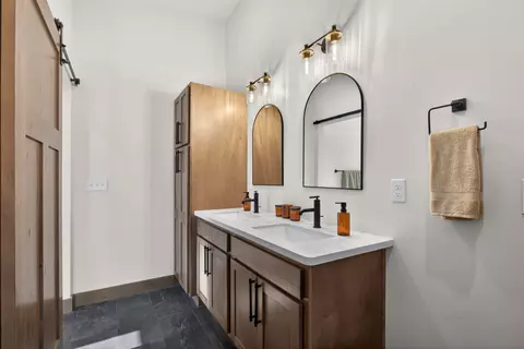 Bath - 34 Cox Creek Ln, Cascade, MT 59421 photo 1 of 11