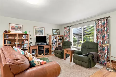 Living - 1170 Pine St, Hamilton, MT 59840 photo 2 of 3