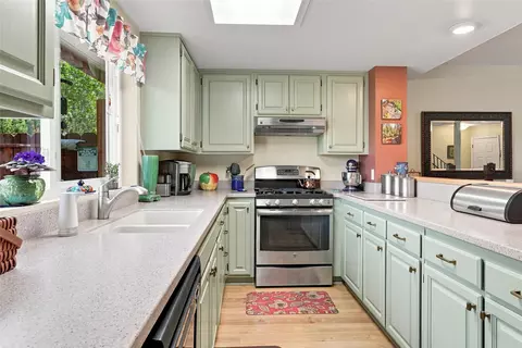 Kitchen - 1170 Pine St, Hamilton, MT 59840 photo 1 of 5