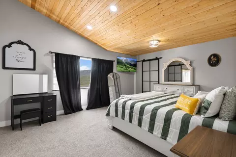 Bedroom - 69 Fox Hill Dr, Hall, MT 59837 photo 1 of 7