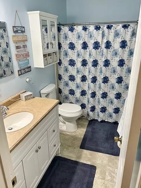 Bath - 1408 Idaho Ave, Libby, MT 59923 photo 1 of 4