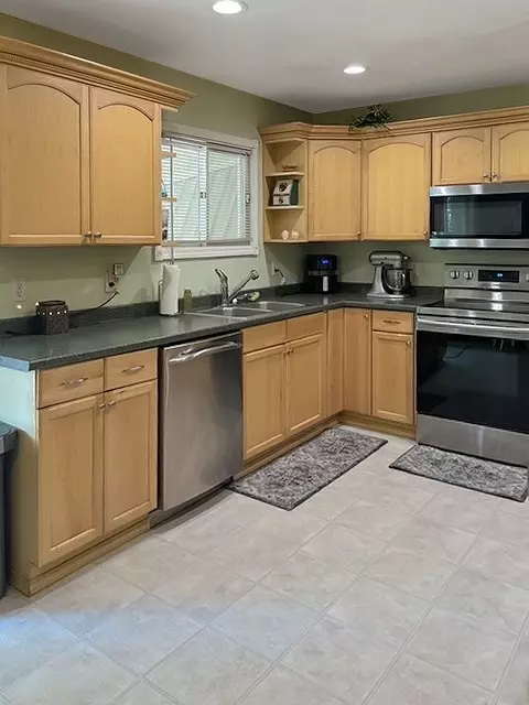 Kitchen - 1408 Idaho Ave, Libby, MT 59923 photo 2 of 3
