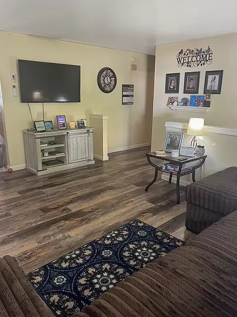 Living - 1408 Idaho Ave, Libby, MT 59923 photo 3 of 4