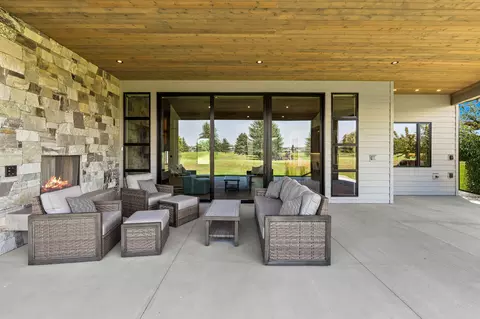 Exterior - 1283 Lake Pointe Dr, Bigfork, MT 59911 photo 7 of 12