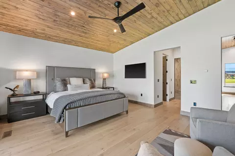 Bedroom - 1283 Lake Pointe Dr, Bigfork, MT 59911 photo 2 of 6