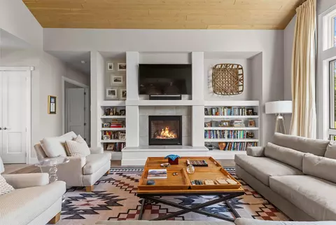 Living - 9 Lariat Loop, Bozeman, MT 59715 photo 2 of 5