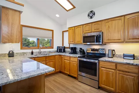 Kitchen - 114 Eagle Dr, Polson, MT 59860 photo 3 of 4
