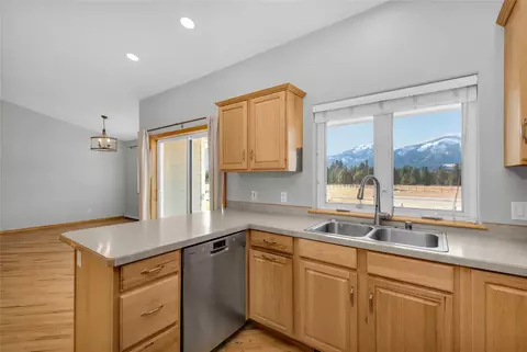 Kitchen - 193 Cormoret Loop, Florence, MT 59833 photo 4 of 5