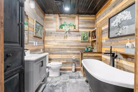 Bath - 83 Fox Hill Dr, Hall, MT 59837 photo 4 of 4