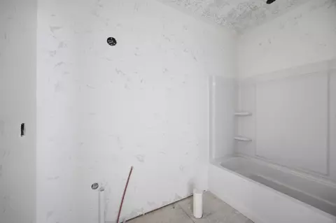 Bath - 206 Lore Ln, Hamilton, MT 59840 photo 2 of 3