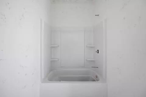 Bath - 206 Lore Ln, Hamilton, MT 59840 photo 3 of 3