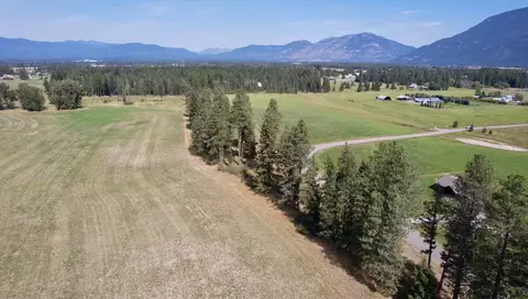 211 Patriots Ln, Columbia Falls, MT 59912