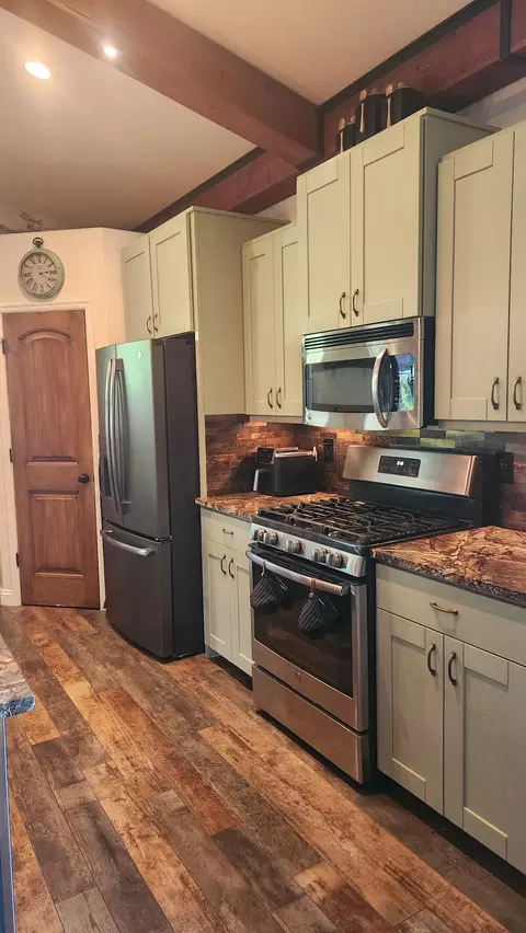 Kitchen - 343 Stumptown Loop, Whitefish, MT 59937 photo 4 of 6