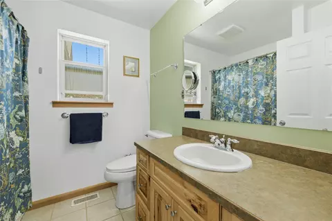 Bath - 940 Expedition Trl, Helena, MT 59602 photo 3 of 4