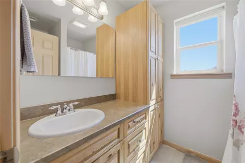 Bath - 940 Expedition Trl, Helena, MT 59602 photo 4 of 4