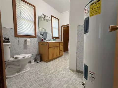 Bath - 301 3rd Ave, Saint Ignatius, MT 59865 photo 1 of 2