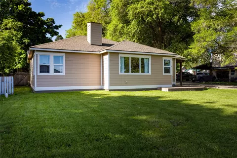 Exterior - 802 4th Ave E, Polson, MT 59860 photo 4 of 22