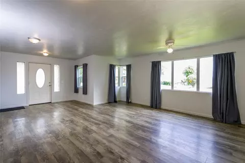 Living - 802 4th Ave E, Polson, MT 59860 photo 4 of 10