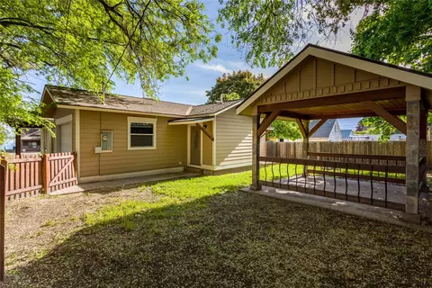 Exterior - 802 4th Ave E, Polson, MT 59860 photo 10 of 22