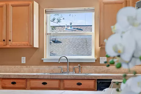 Kitchen - 214 Stage Ridge Rd, Bigfork, MT 59911 photo 5 of 5