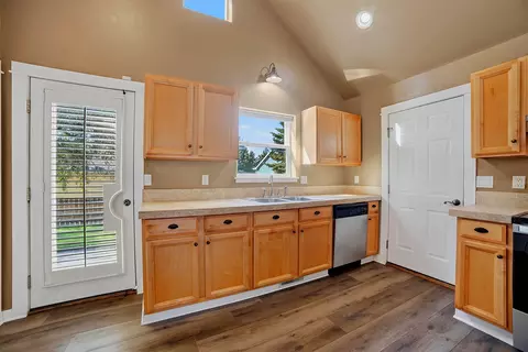 Kitchen - 214 Stage Ridge Rd, Bigfork, MT 59911 photo 2 of 5