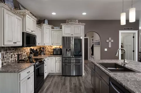 Kitchen - 15 Rolling Stone Rd, Clancy, MT 59634 photo 3 of 4