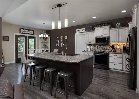 Kitchen - 15 Rolling Stone Rd, Clancy, MT 59634 photo 2 of 4