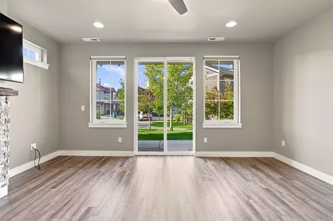Living - 3083 Lori Ln, Bozeman, MT 59718 photo 2 of 5