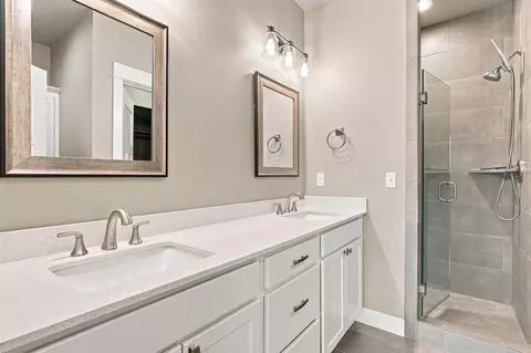 Bath - 3083 Lori Ln, Bozeman, MT 59718 photo 3 of 9