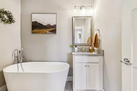 Bath - 3095 Lori Ln, Bozeman, MT 59718 photo 7 of 9