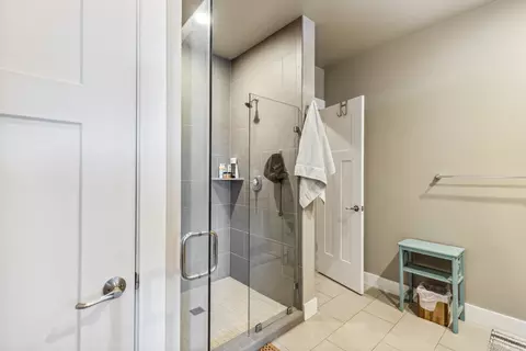 Bath - 3095 Lori Ln, Bozeman, MT 59718 photo 3 of 9