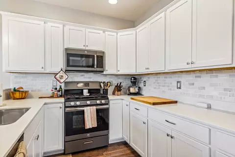 Kitchen - 3095 Lori Ln, Bozeman, MT 59718 photo 4 of 6