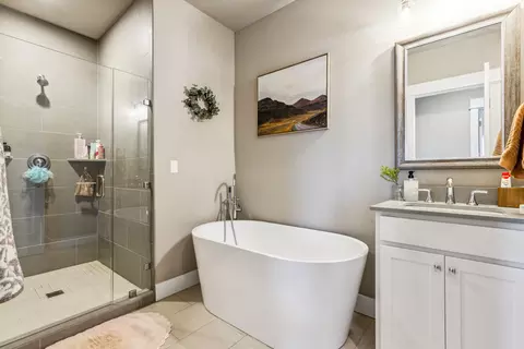 Bath - 3095 Lori Ln, Bozeman, MT 59718 photo 8 of 9