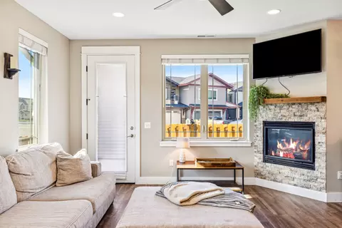 Living - 3095 Lori Ln, Bozeman, MT 59718 photo 2 of 4