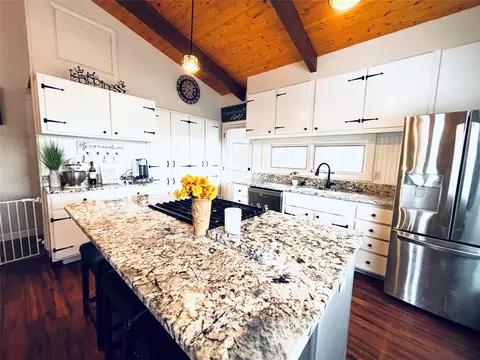 Kitchen - 2 Hole In The Wall Rd, Clancy, MT 59634 photo 2 of 5