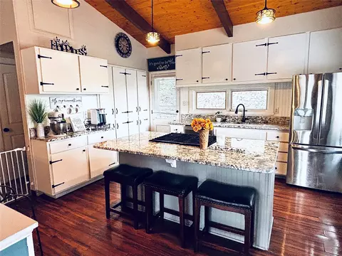 Kitchen - 2 Hole In The Wall Rd, Clancy, MT 59634 photo 1 of 5